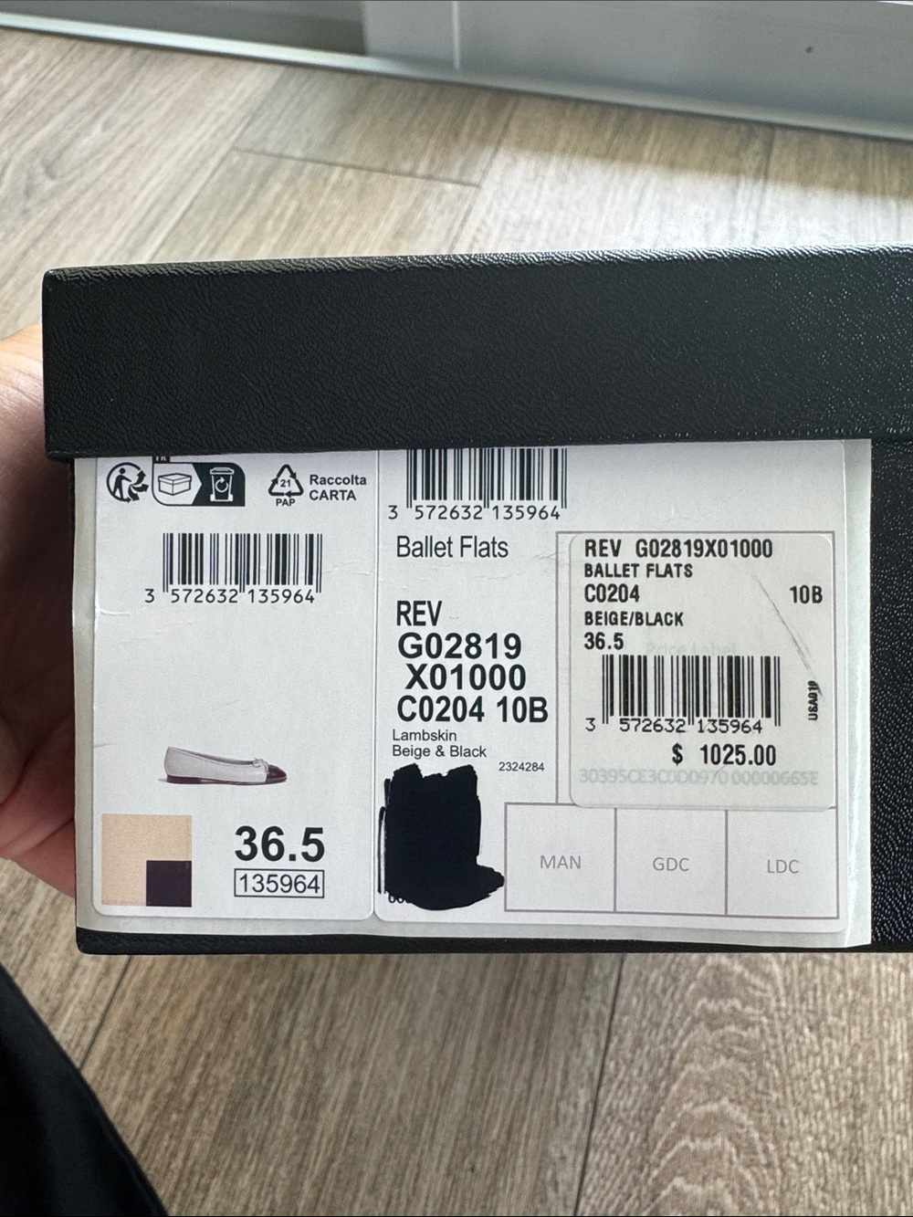 CHANEL Beige and Black Two-Tone Cap-Toe Ballet Flats - Picture 2 of 16